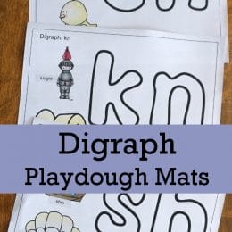 Check out these Digraph Playdough Mats to add to your phonics lessons! #fhdhomeschoolers #freehomeschooldeals #hsfreebies #homeschoolmoms #homeschooling