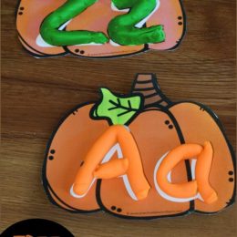 Spice up your literacy lesson with these FREE Pumpkin Traceable Letters! #fhdhomeschoolers #freehomeschooldeals #homeschoolers #fallresources #pumpkinmath