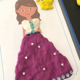 FREE Pretty Princess Playdough Mats #fhdhomeschoolers #freehomeschooldeals #playdoughmats