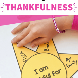 FREE Printable Simple Gratitude Craft. #fhdhomeschoolers #freehomeschooldeals #gratitudeprintable #thankfulprintable #givethanksforkids