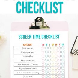 FREE Summer Screen Time Checklist. #freehomeschooldeals #fhdhomeschoolers #summerscreenchecklist #screentimechecklist #screentimeprintable