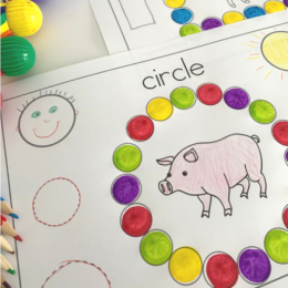 FREE Animal Shape Dot Worksheets. #fhdhomeschoolers #freehomeschooldeals #freedoadotworksheets #freeshapeworksheet #shapeworksheetsforpreschool