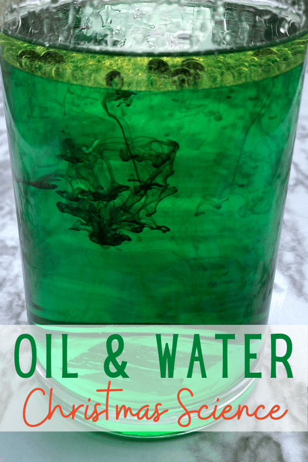 Christmas Oil and Water Activity. #scienceactivityforkids #christmasstemforkids #preschoolstemactivity #freehomeschooldeals #fhdhomeschoolers