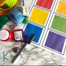 FREE Color Scavenger Hunt. #freehomeschooldeals #fhdhomeschoolers #colorscavengerhunt #learningcolorprintable #scavengerhuntforcolors