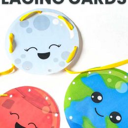 Printable Preschool Lacing Cards. #freehomeschooldeals #fhdhomeschoolers #freelacingcards #preschoollacingcards #finemotorskillsactivity