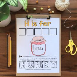 Free Honeybee Activity Pages. #freehomeschooldeals #fhdhomeschoolers #learningaboutbees #honeybeefacts #beecoloringpages